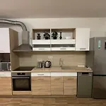 Zeenat Apartment With Balcony And Free Parking