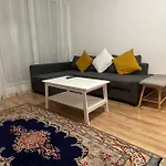 Zeenat Apartment With Balcony And Free Parking